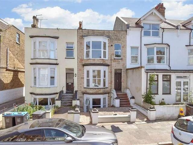Flat for sale in Cliftonville West, Acol