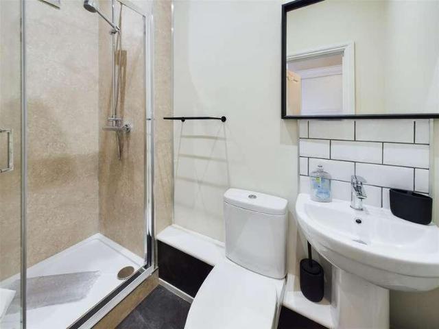 Flat for sale in South Cliff, Kepwick