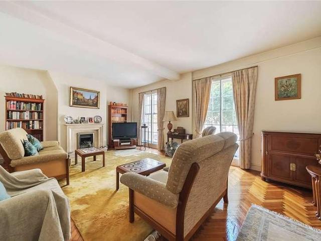 Flat for sale in Castle Quarter, Falcon Lodge