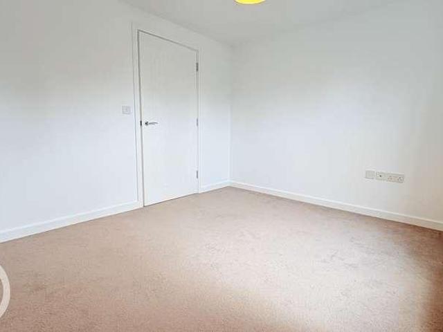 Flat for sale in Jackmans Estate, King's Walden