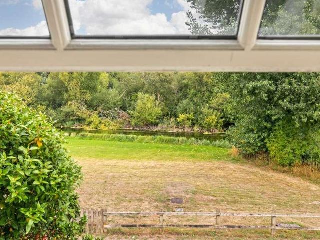 Flat for sale in Peckham, Greater London
