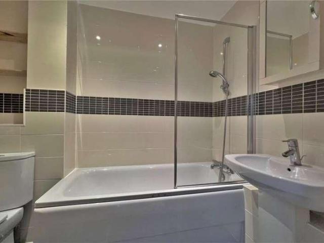 Flat for sale in Horsell, Woking