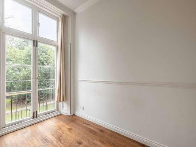 Flat for sale in Slough