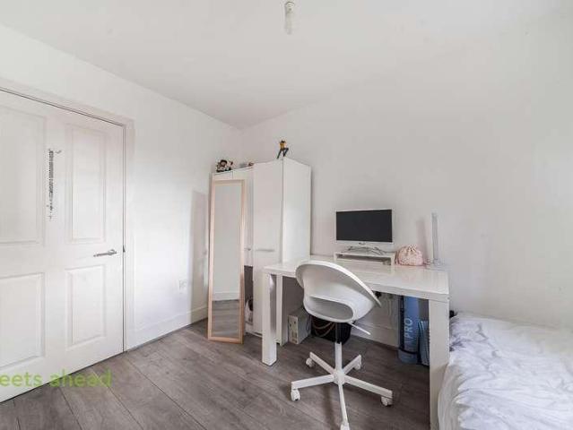Flat for sale in London Borough of Croydon, Thornton Heath
