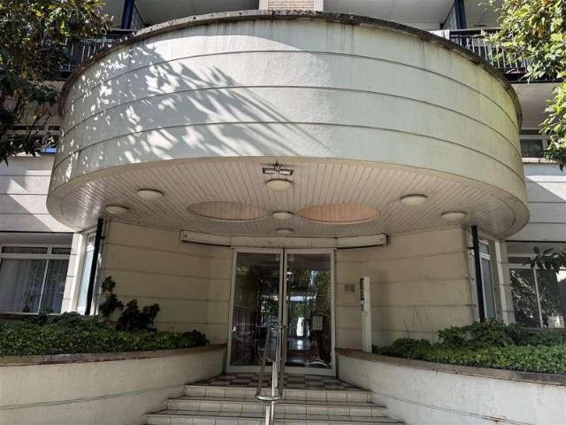 Flat for sale in Barnsbury, Greater London