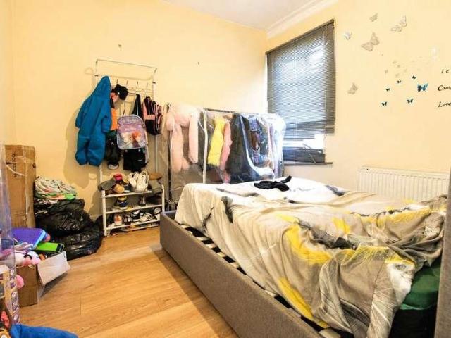 Flat for sale in London Borough of Croydon, Greater London