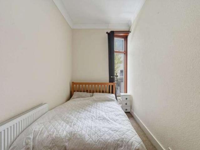 Flat for sale in East Dulwich, Greater London