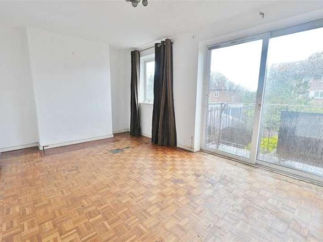 Flat for sale in Chalvey, Slough