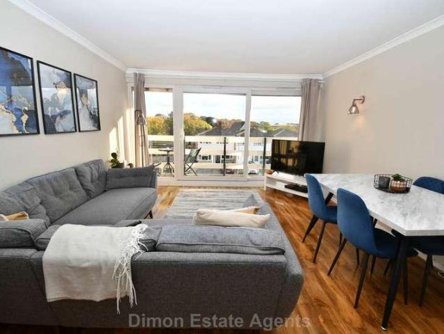 Flat for sale in Privett, Gosport