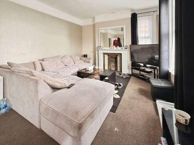 Flat for sale in Felixstowe, Eastbridge