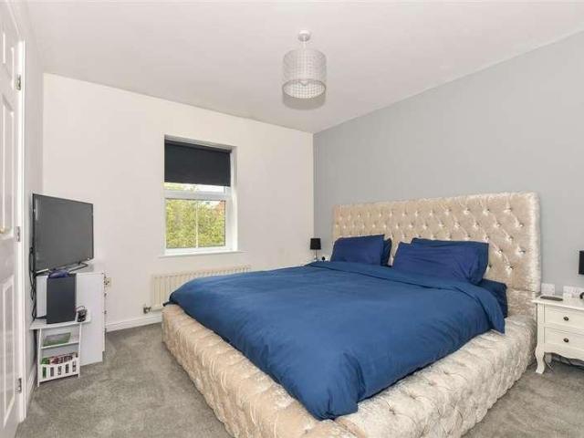 Flat for sale in Bridgefield, Kent