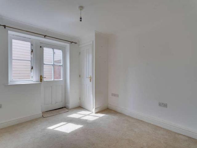 Flat for sale in Chedburgh, Suffolk