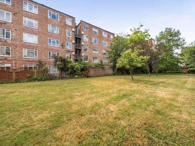 Flat for sale in St. John's Wood, Greater London