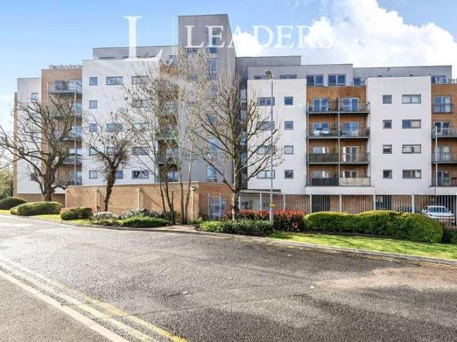 Flat for sale in Brook Street, Bourne Vale