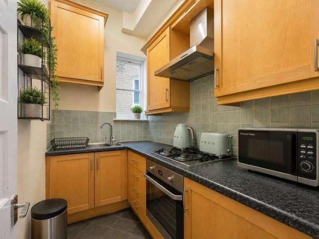 Flat for sale in South Hampstead, Greater London