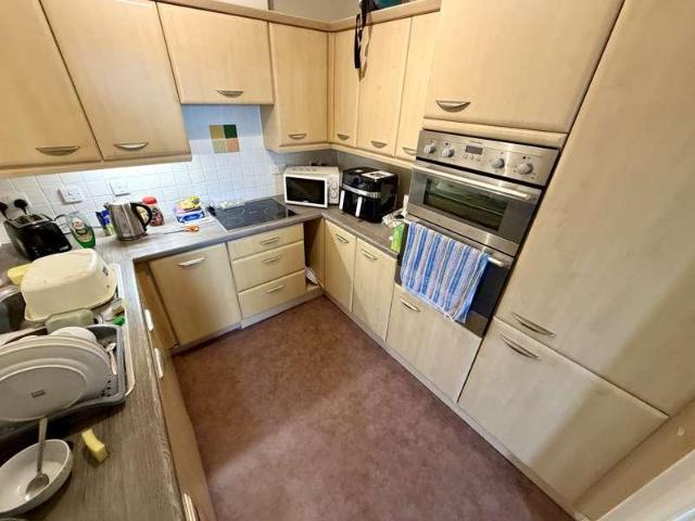 Flat for sale in Key Street, Suffolk