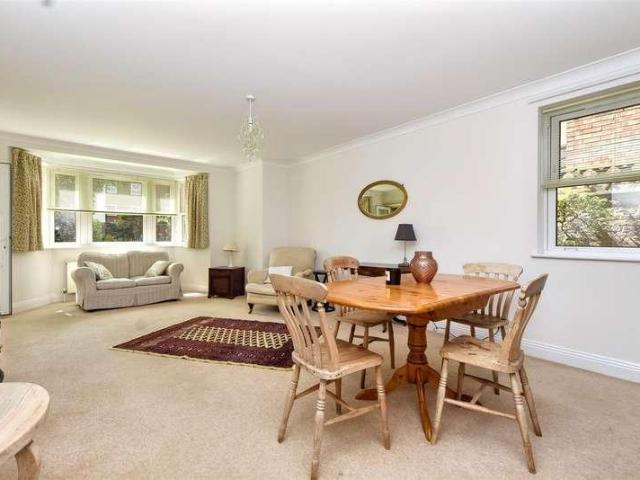 Flat for sale in Eastbourne, East Sussex