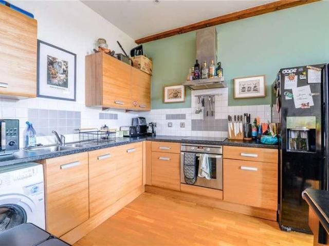 Flat for sale in Baildon, West Yorkshire