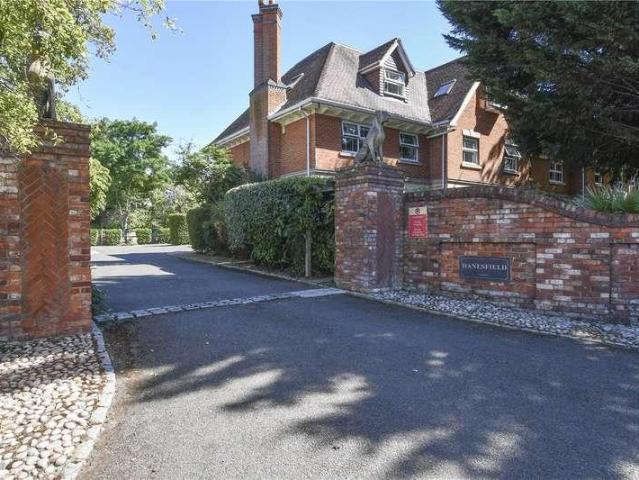 Flat for sale in Wokingham