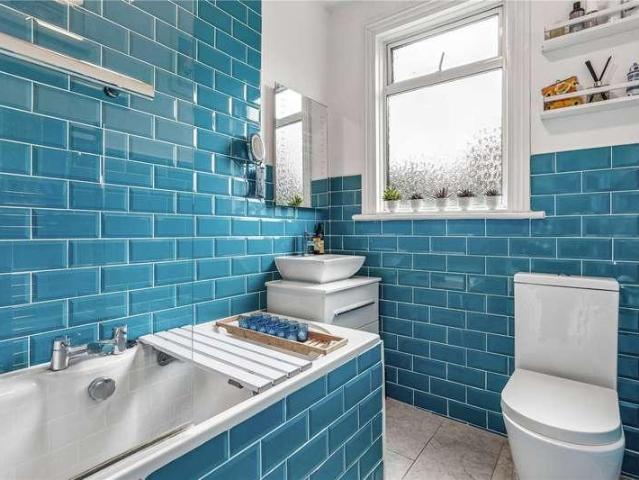 Flat for sale in London Borough of Merton, Mitcham