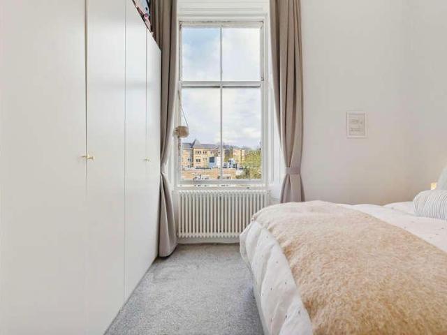 Flat for sale in Kelvinside, Scotland
