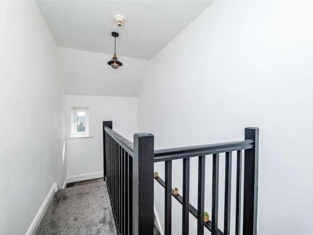 Flat for sale in Gibbonsdown, Barry