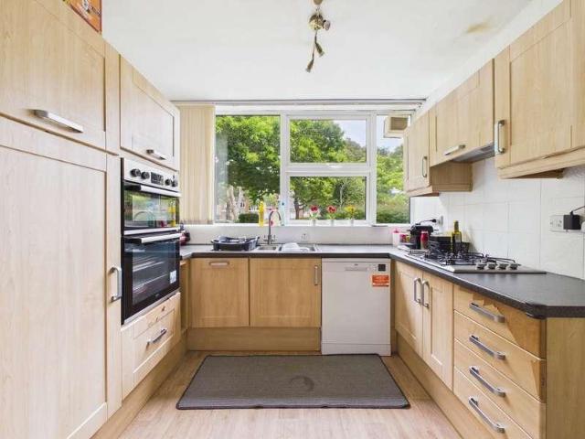 Flat for sale in West Worthing, Worthing