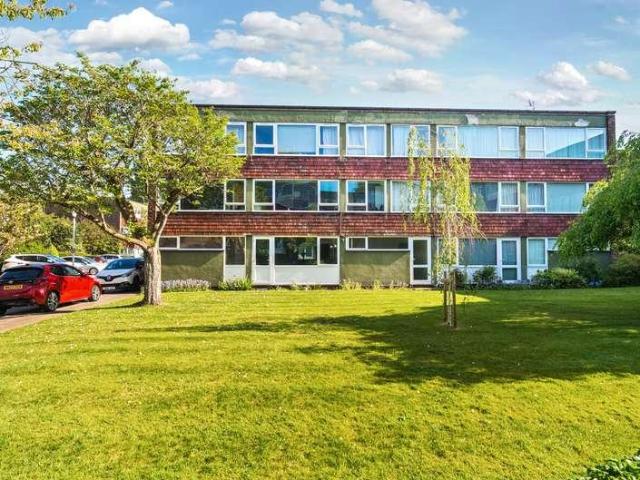 Flat for sale in Abbotswood, Westborough