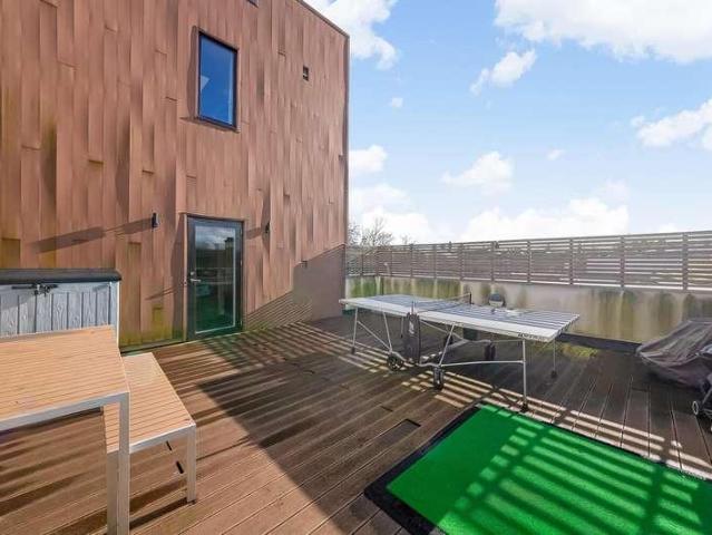 Flat for sale in Tulse Hill, Greater London