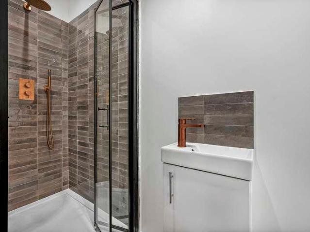 Flat for sale in Chalk Farm, Greater London