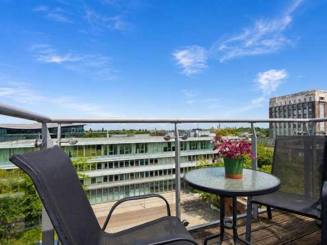Flat for sale in London Borough of Hounslow, Greater London