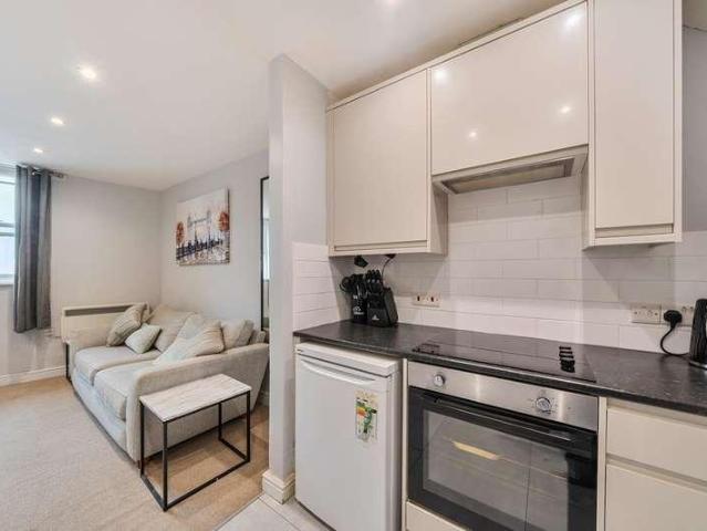Flat for sale in Addlestone, Runnymede