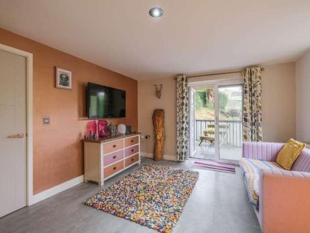Flat for sale in Holme Valley, Holmfirth