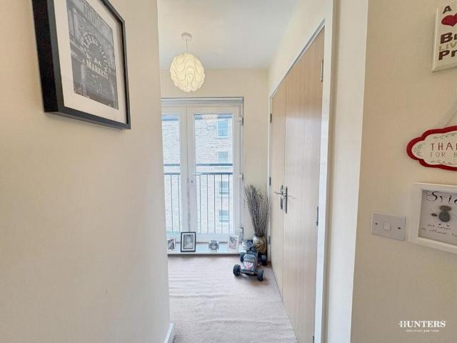 Flat for sale in Dewsbury, West Yorkshire