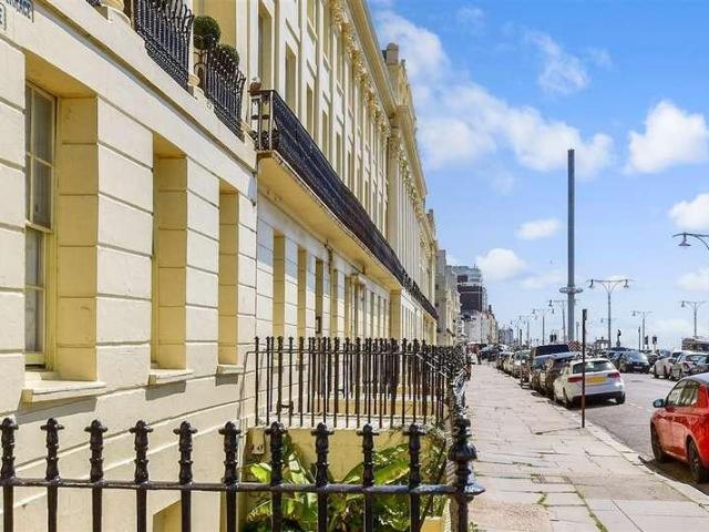 Flat for sale in Brunswick