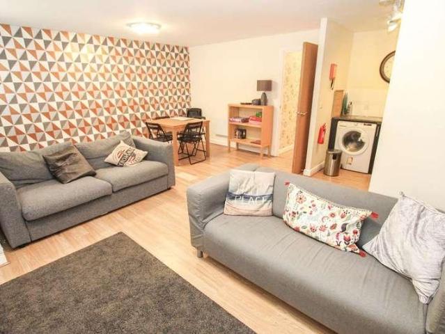 Flat for sale in Wincheap, The Bridge