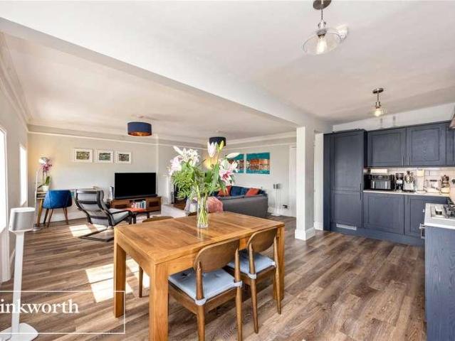 Flat for sale in Brunswick
