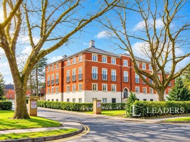 Flat for sale in Fordham Heath, Essex