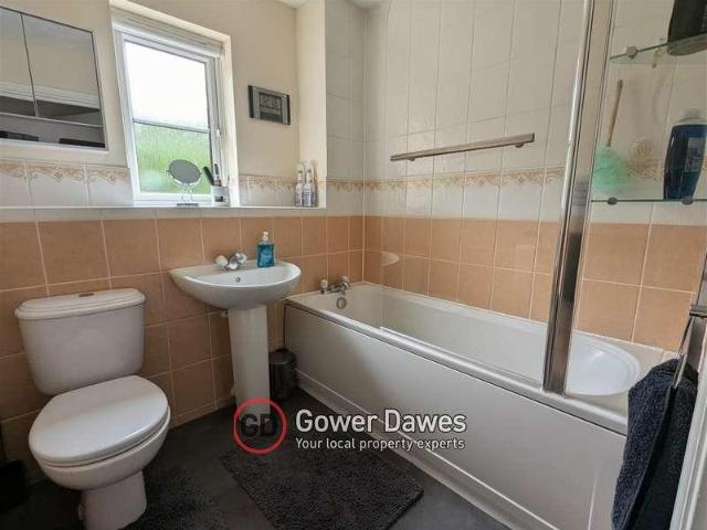Flat for sale in Chadwell St Mary, Essex