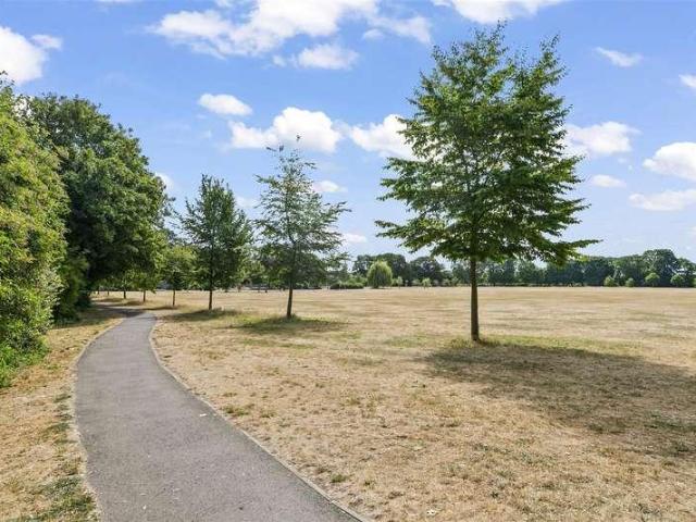 Flat for sale in London Borough of Hounslow, Greater London
