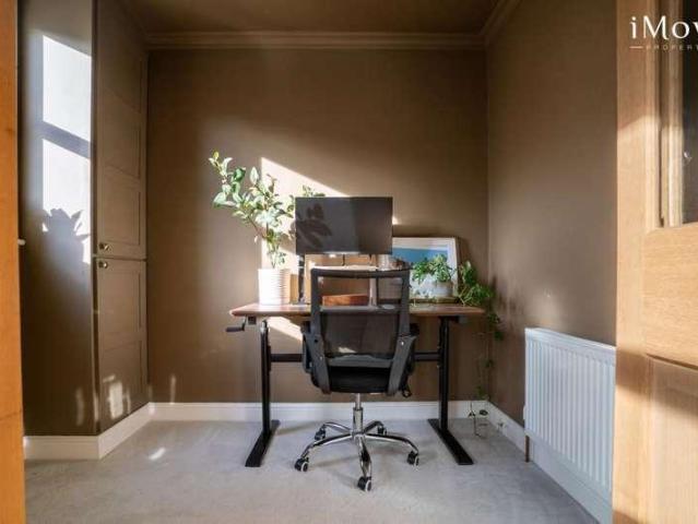 Flat for sale in London Borough of Lambeth, Greater London