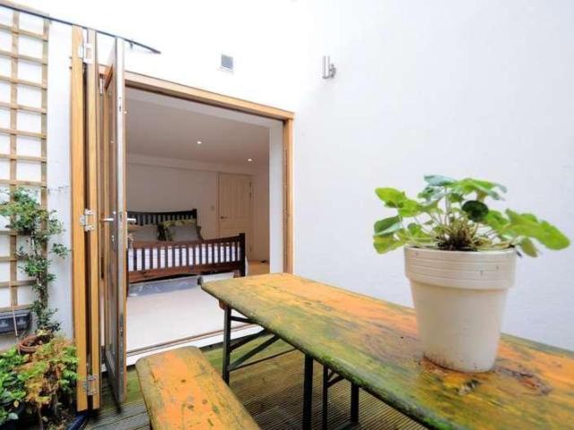 Flat for sale in Peckham, Greater London