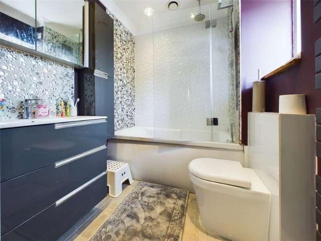 Flat for sale in North Town, Aldershot