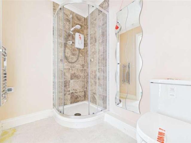 Flat for sale in Reading