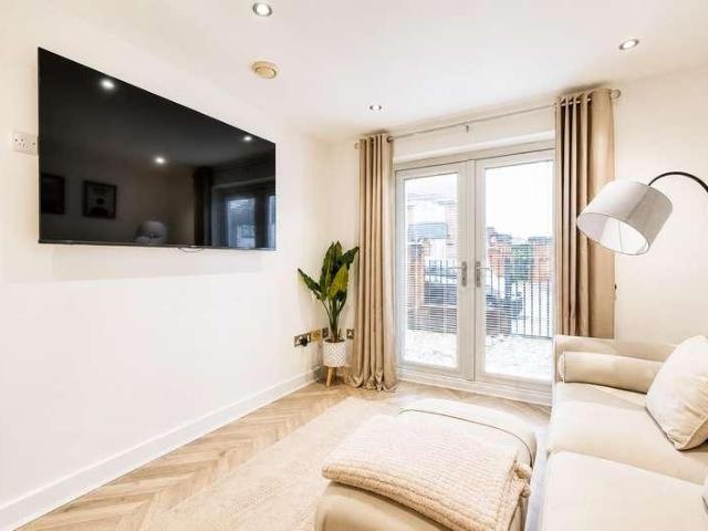 Flat for sale in Woodthorpe, Gedling