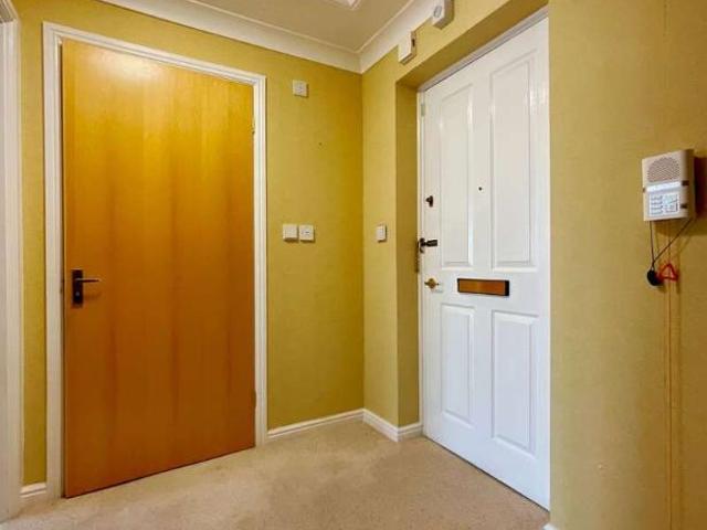 Flat for sale in Southport, Sefton