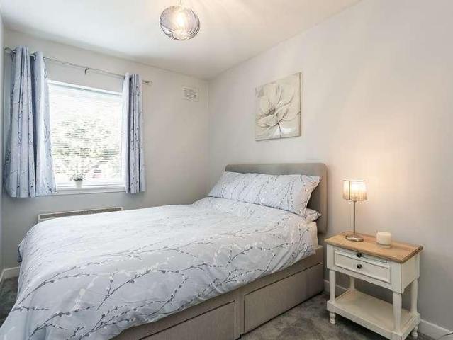Flat for sale in Moat, Slateford