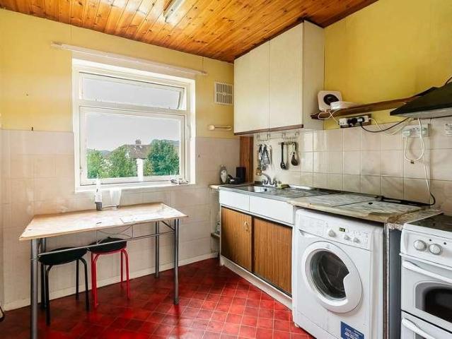Flat for sale in Blackford, Scotland