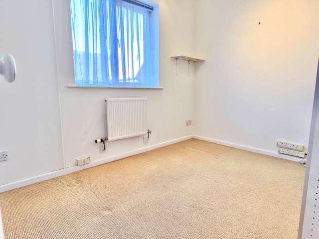 Flat for sale in Tewkesbury, Pamington