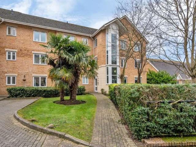 Flat for sale in Newtown, Reading
